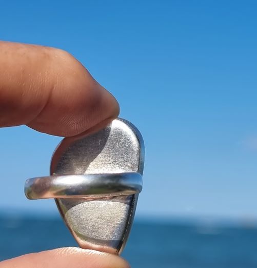 Dreieckförmiger Larimar-Ring mit besonderem Schliff -VERKAUFT-