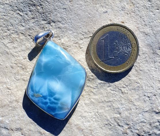 Larimar Anhänger, " der mit den Punkten",   beidseitig tragbar -VERKAUFT -