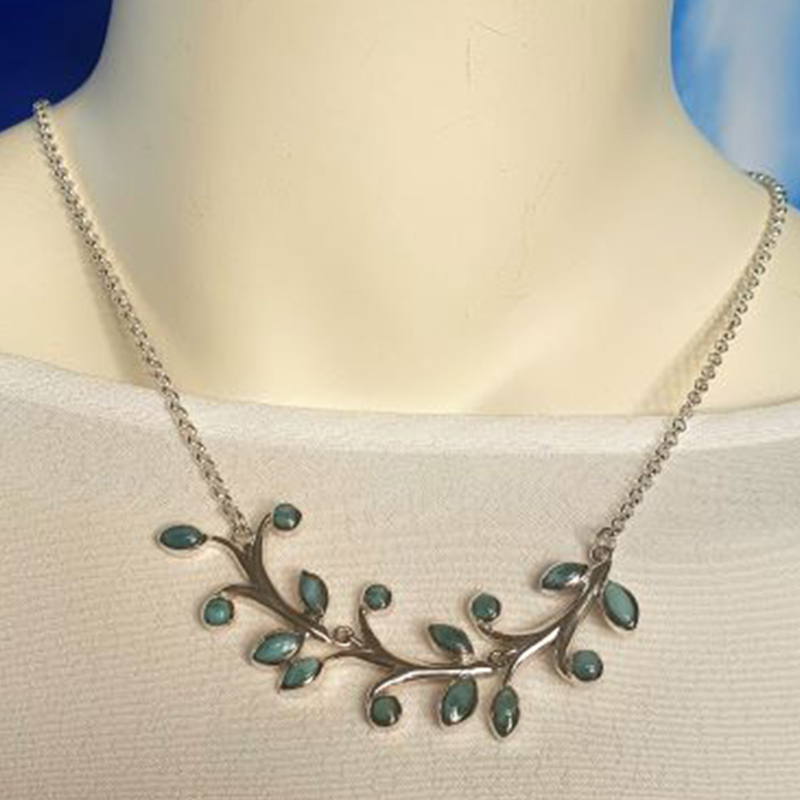 Larimar Blumen-Collier -VERKAUFT -