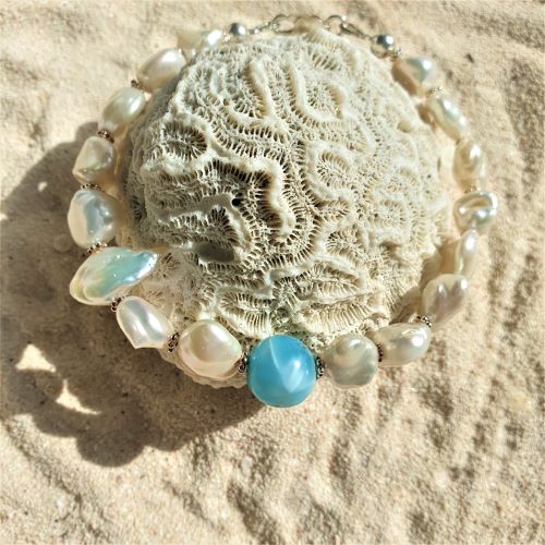 Süsswassernugget-Armband mit Larimarkugel