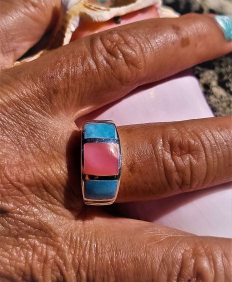 Ring mit Larimar und Muschel Inlays