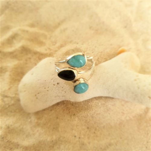 Larimar-Ring kombiniert mit fossilem Holz (Gagat)