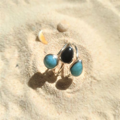 Larimar-Ring kombiniert mit fossilem Holz (Gagat)