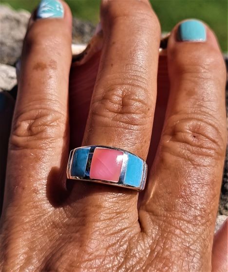 Ring mit Larimar und Muschel Inlays