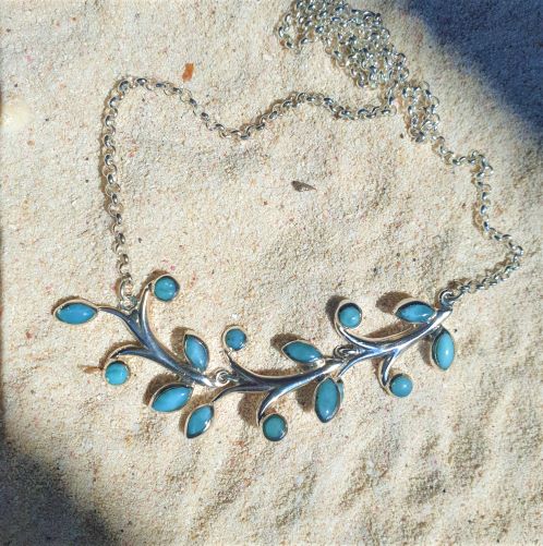 Larimar Blumen-Collier -VERKAUFT -