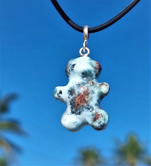 Larimar-Bär mit interessanter Zeichnung
