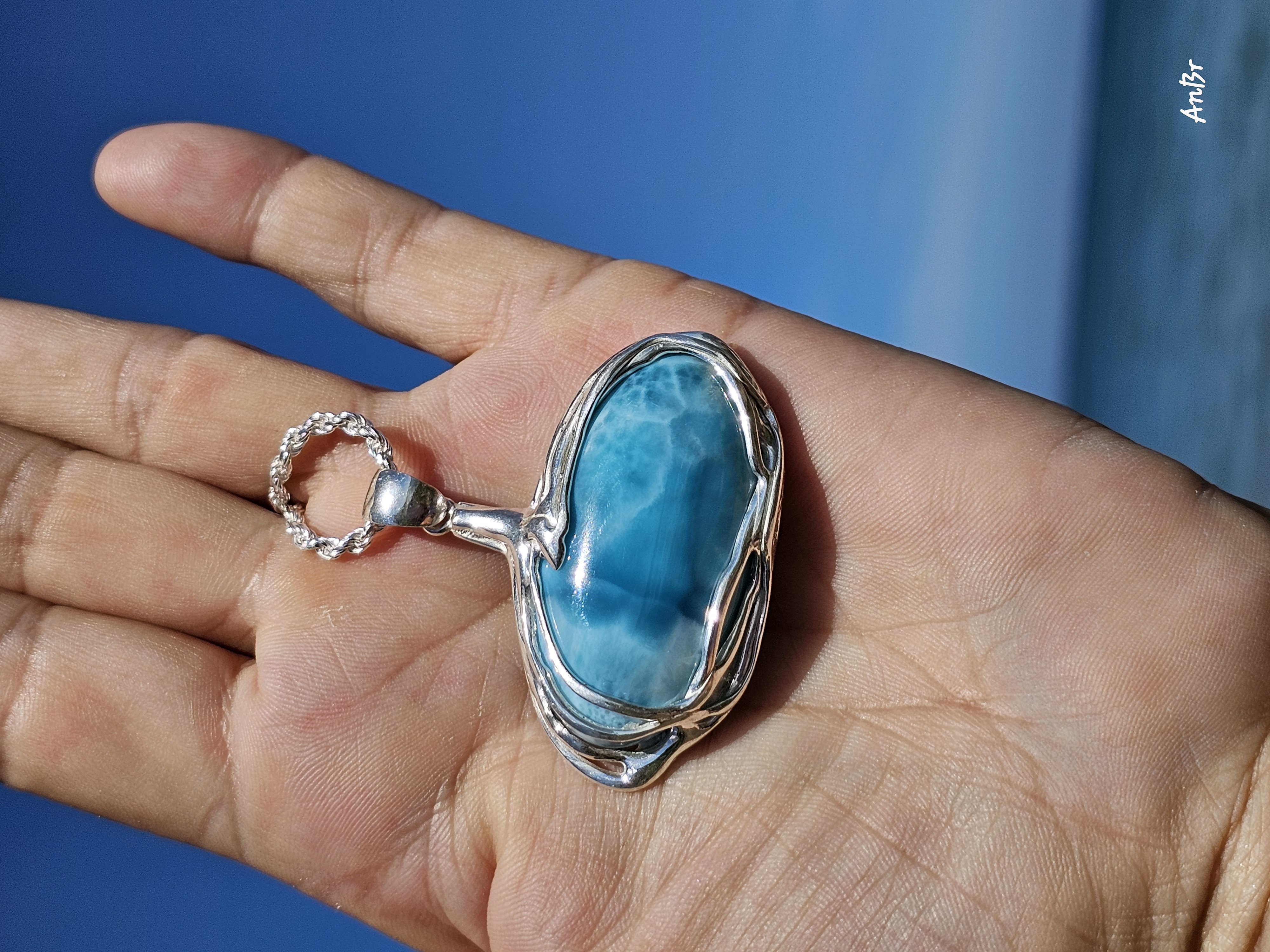 Larimar Anhänger oval  in AAA Qualität mit raffinierter Silbereinfassung -VERKAUFT-