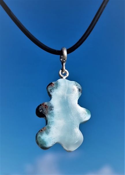 Larimar-Bär mit interessanter Zeichnung