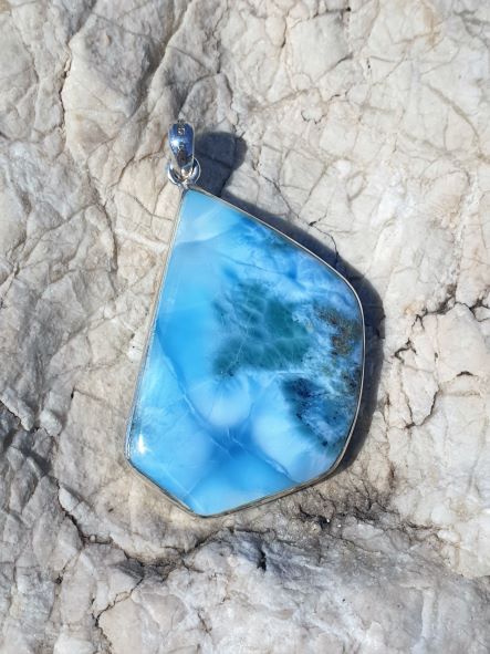 Großer beidseitig tragbarer Larimar Anhänger      