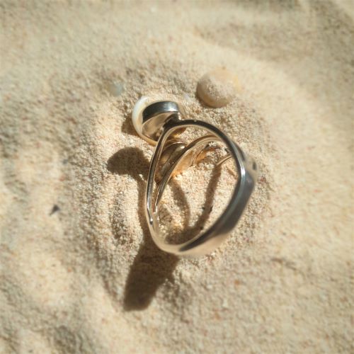 Larimar-Ring kombiniert mit fossilem Holz (Gagat)
