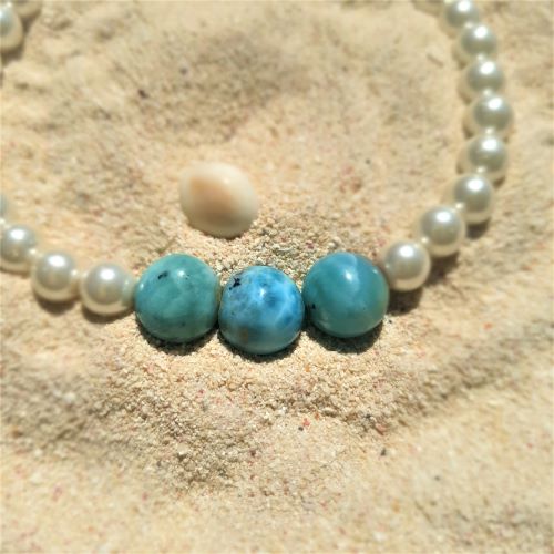 Armband mit Larimarkugeln und Muschkernperlen  - VERKAUFT -