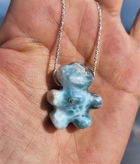 Larimar-Bär...aus einem Stück geschliffen